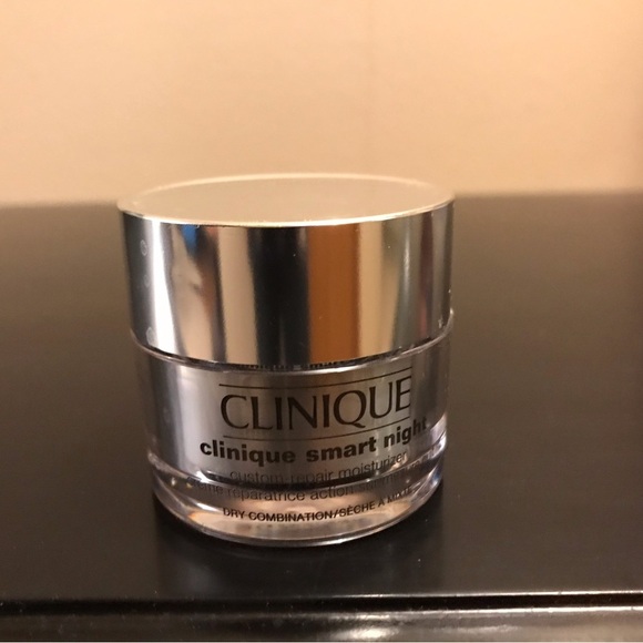 Clinique Smart Night Silver Jar - Picture 1 of 2